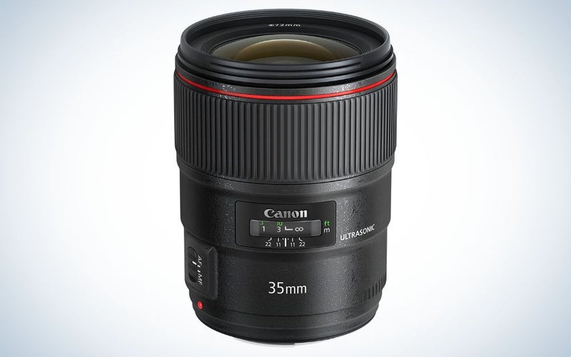 EF 35mm f/1.4L II USM is the best wide angle high-end prime Canon lens.